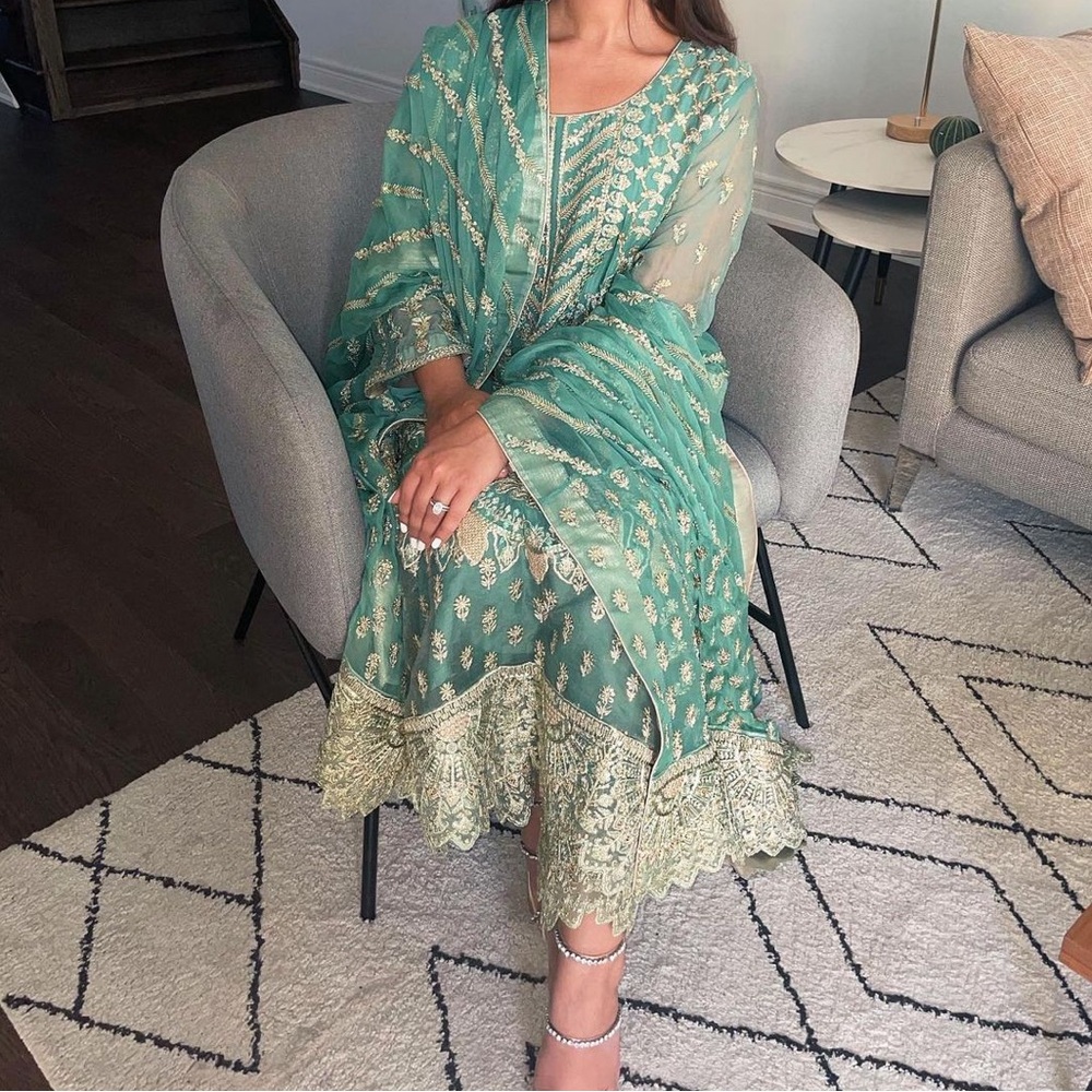 Green outfit medium